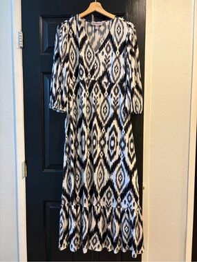 Black and White Ikat Maxi Dress with V-Neck
